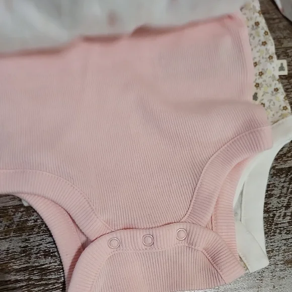 GAP Pink and White Matching Set Bodysuit Long Sleeves - Picture 5 of 16